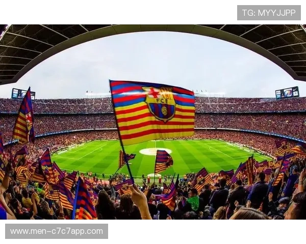 足球巨星的霸气时刻：从球场到生活展现无可匹敌的王者风范